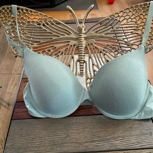 Victoria, secrets uplift semi Demi 34D